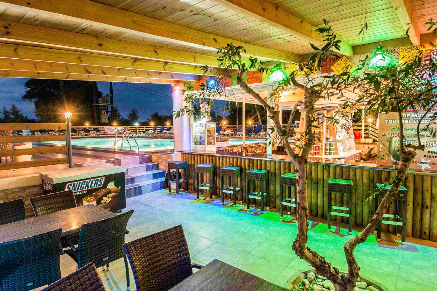 Savvas-De-Mar-Restaurant-14