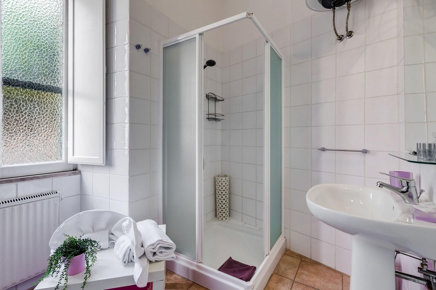 Allegra-s-House-Room-21