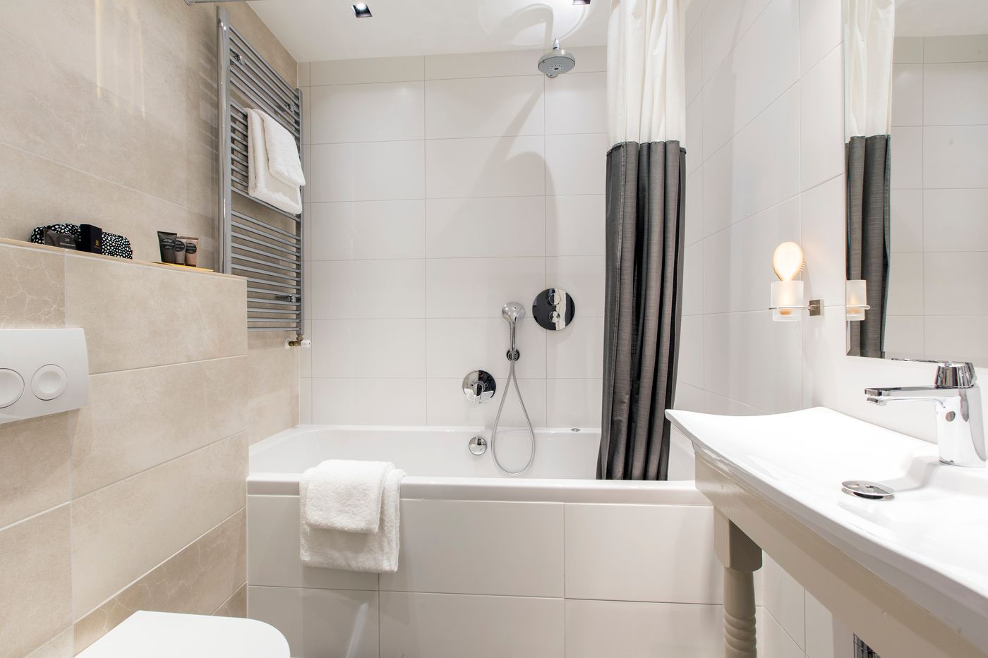 Grand-Canal-Boutique-Hotels-Room-50