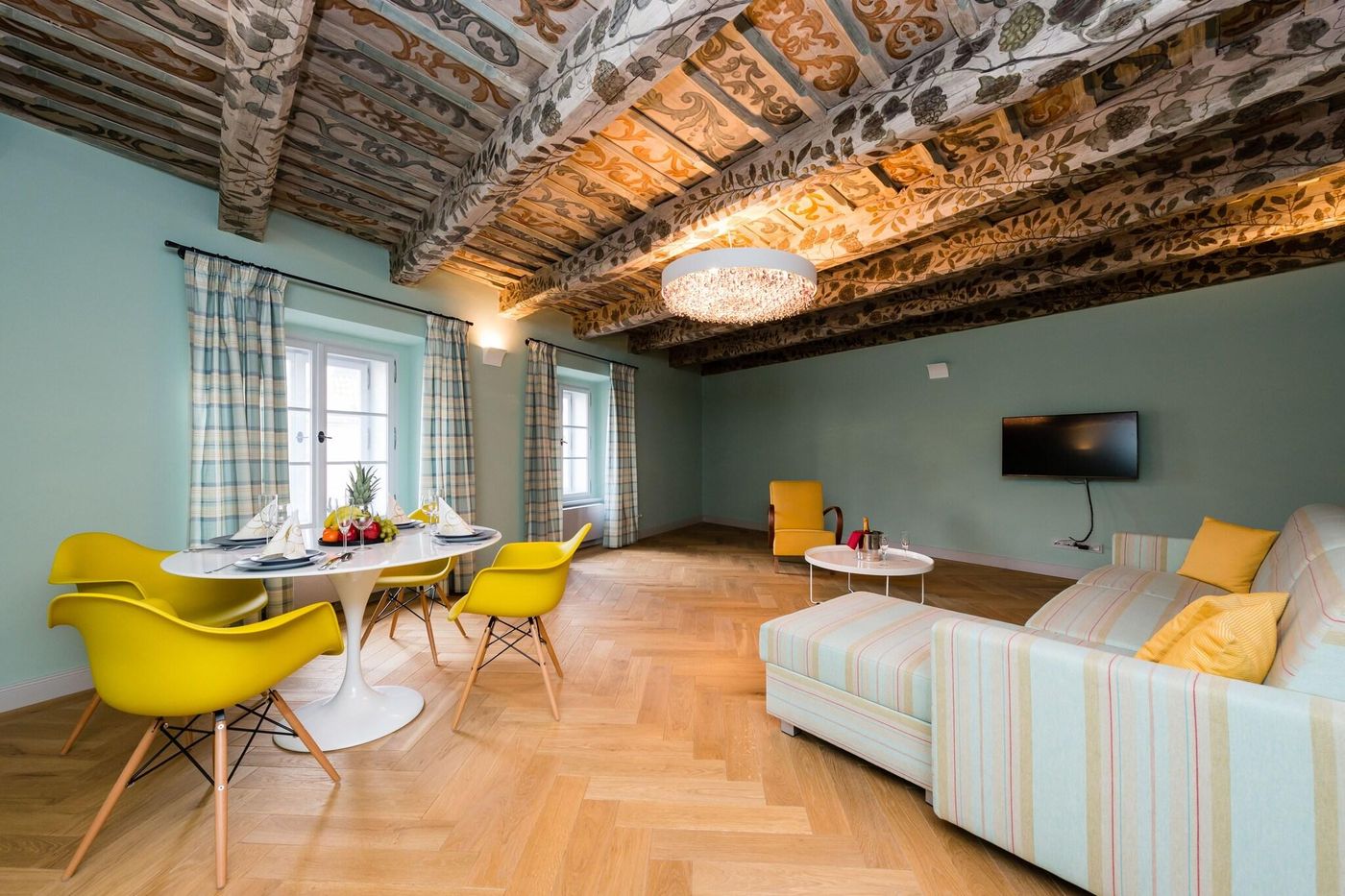 Old-Royal-Post-Hotel-Room-50