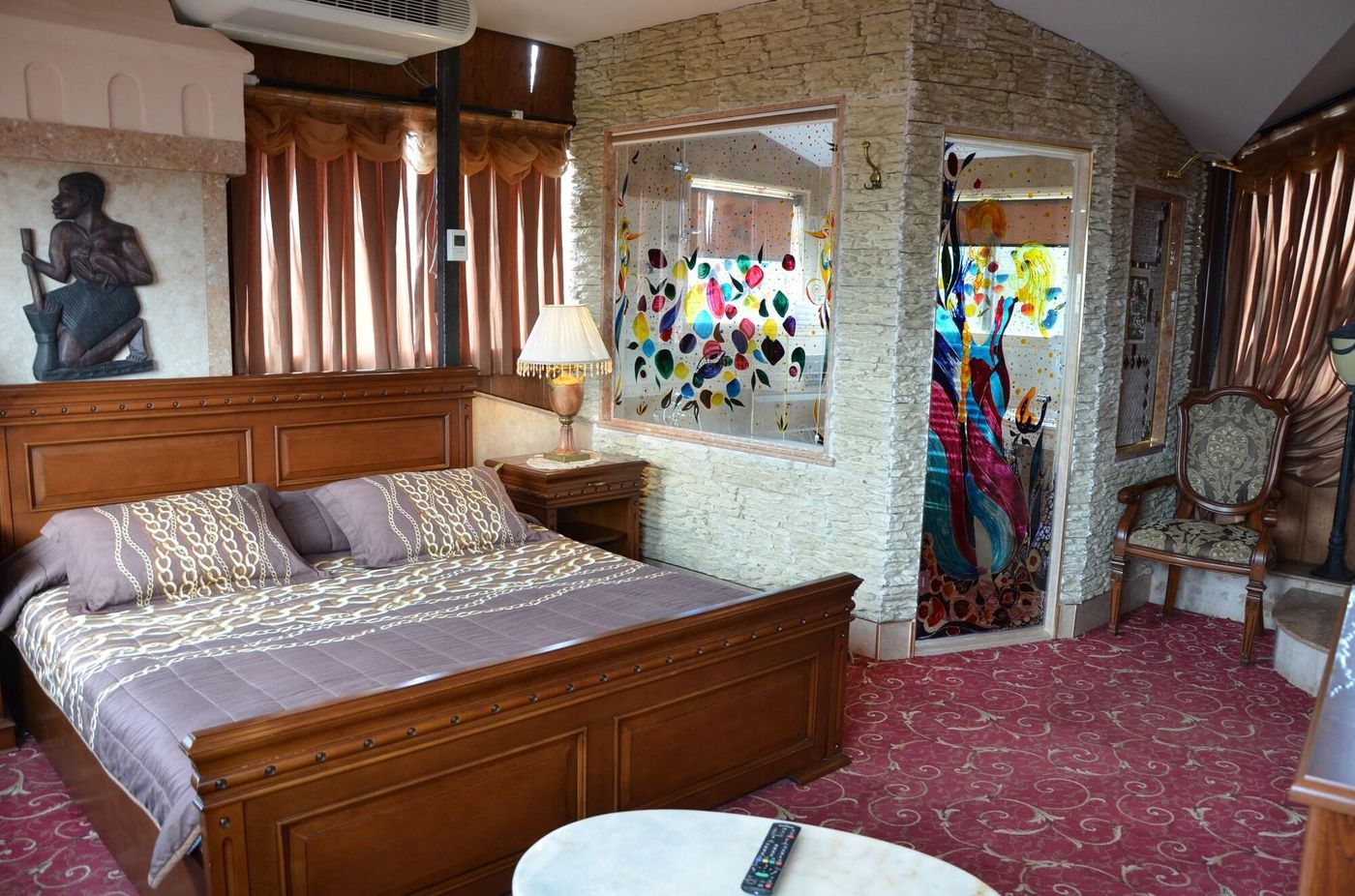 Boris-Palace-Room-24