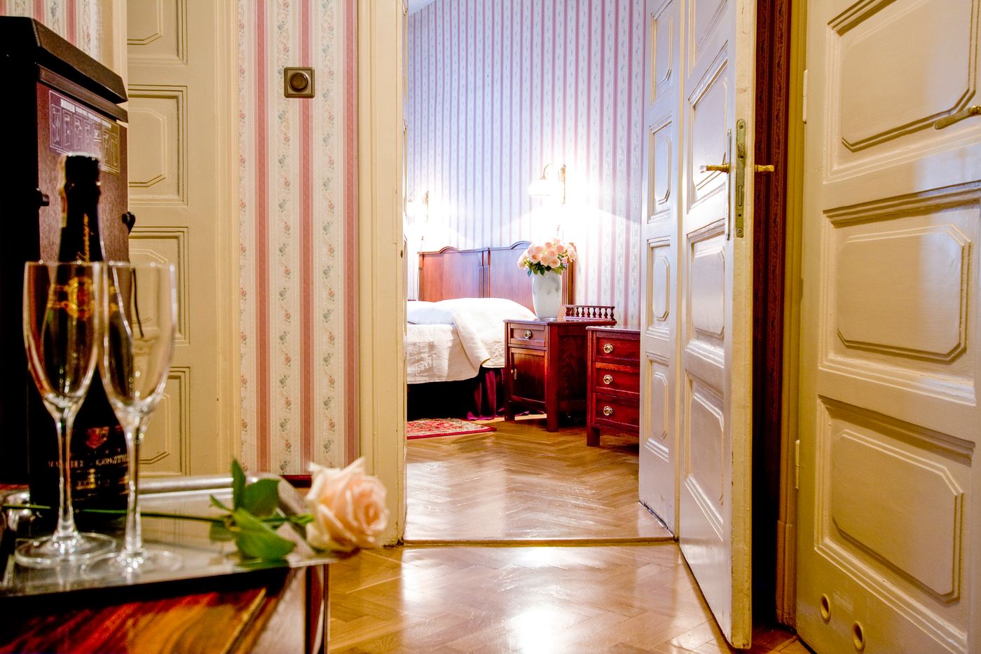 Hotel-H15-Francuski-Old-Town---Destigo-Hotels-Room-24