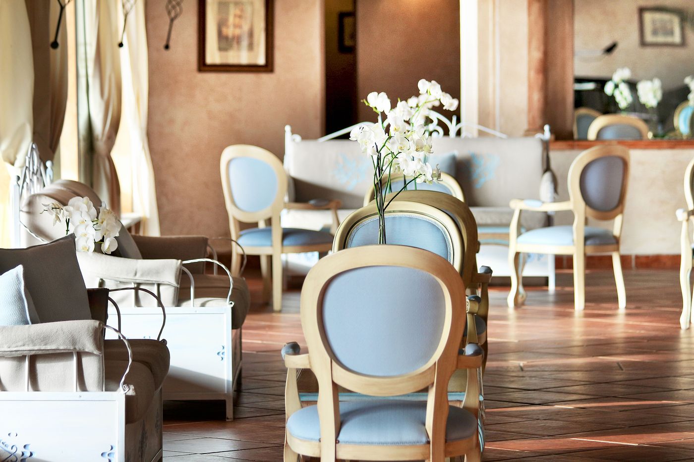 Colonna-Resort-Lobby-27