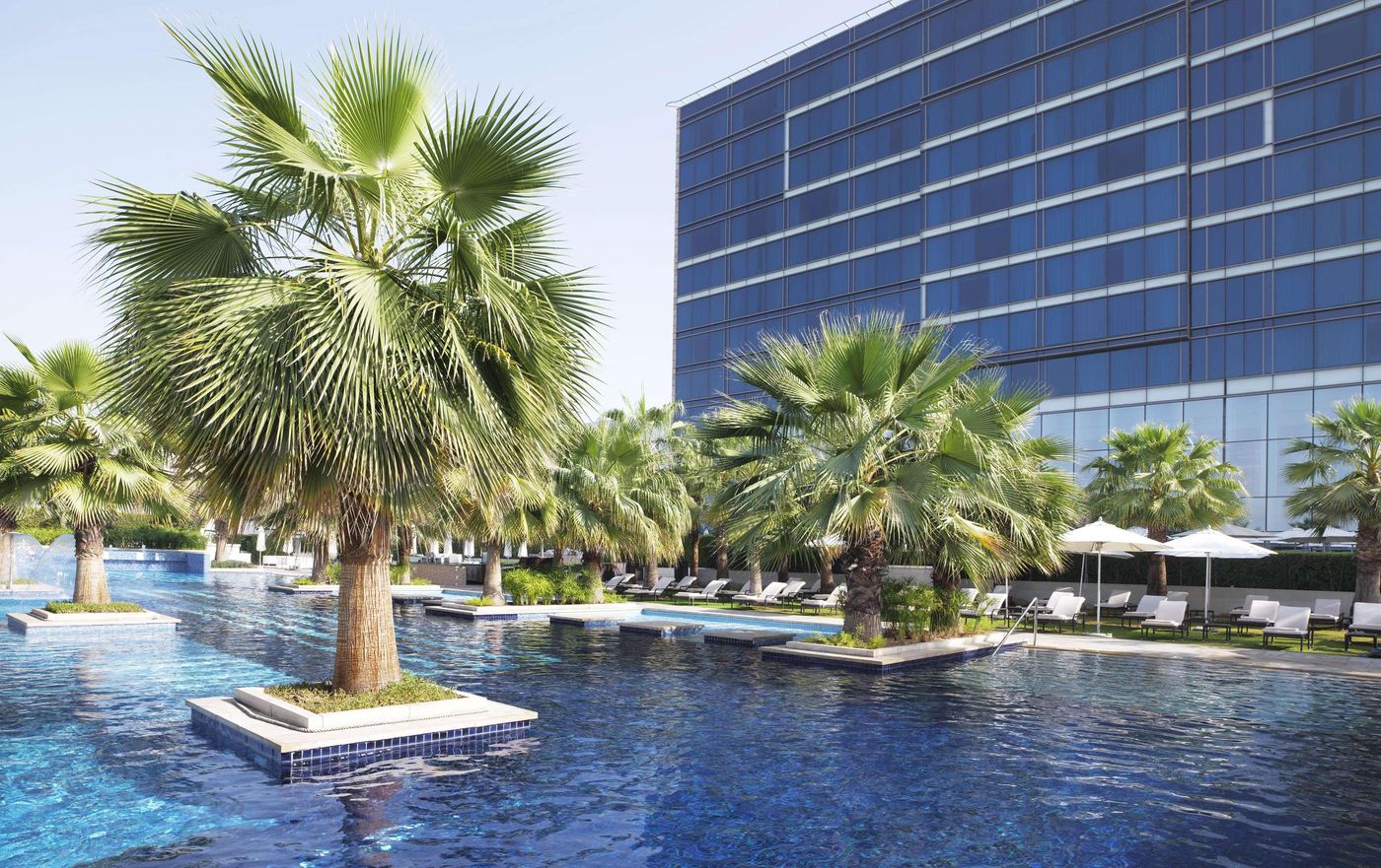 Fairmont-Bab-Al-Bahr-Pool-1