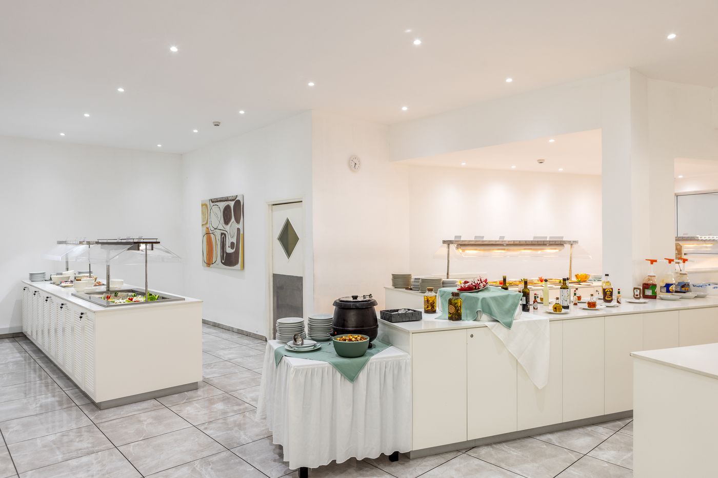 Papantonia-Apts-Restaurant-42