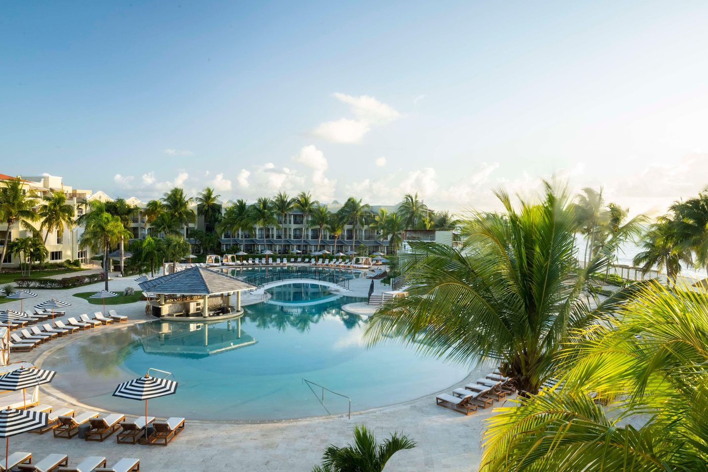 Secrets-Capri-Riviera-Cancun-All-Inclusive-Pool-5