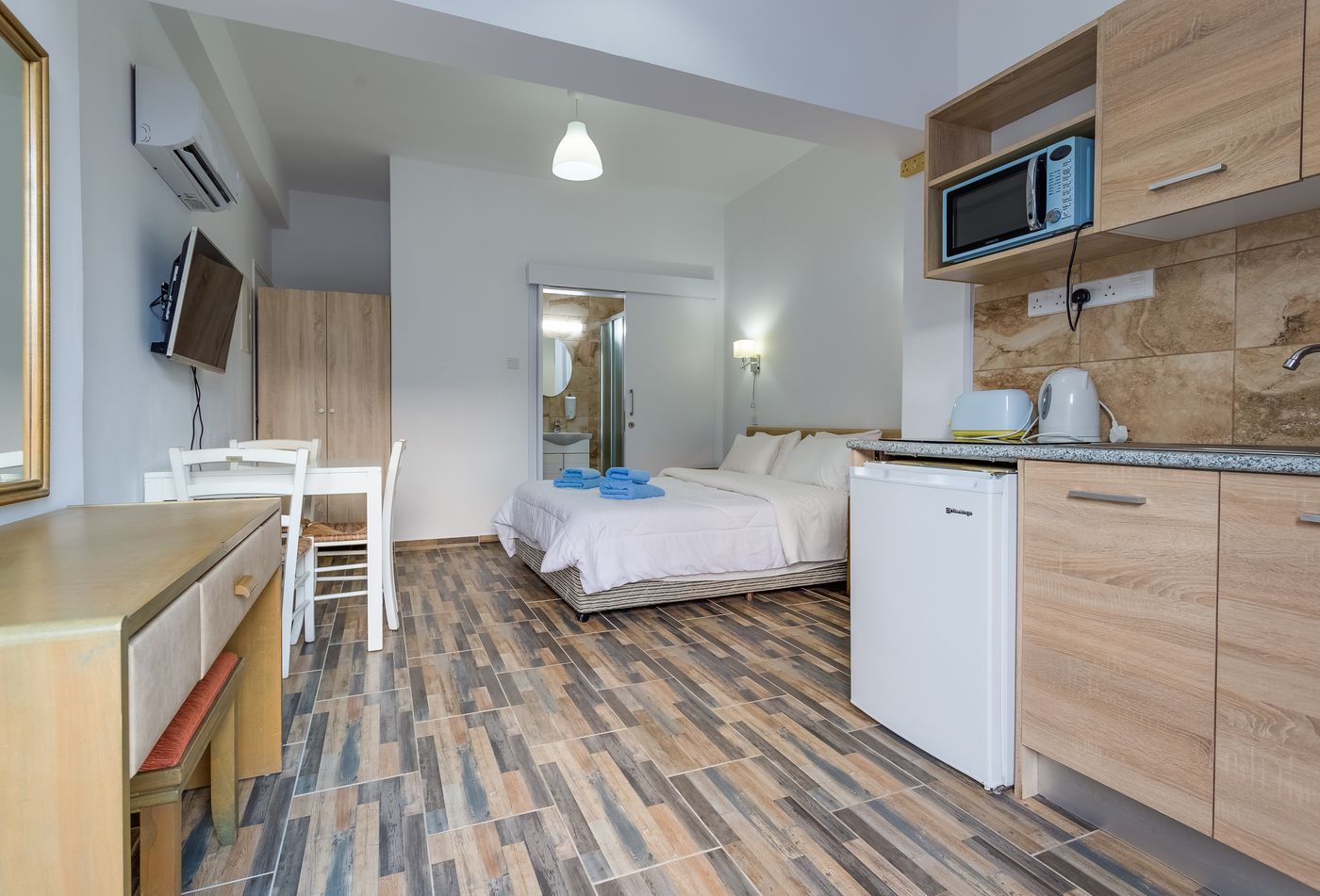 Antonis-G-Hotel-Room-34