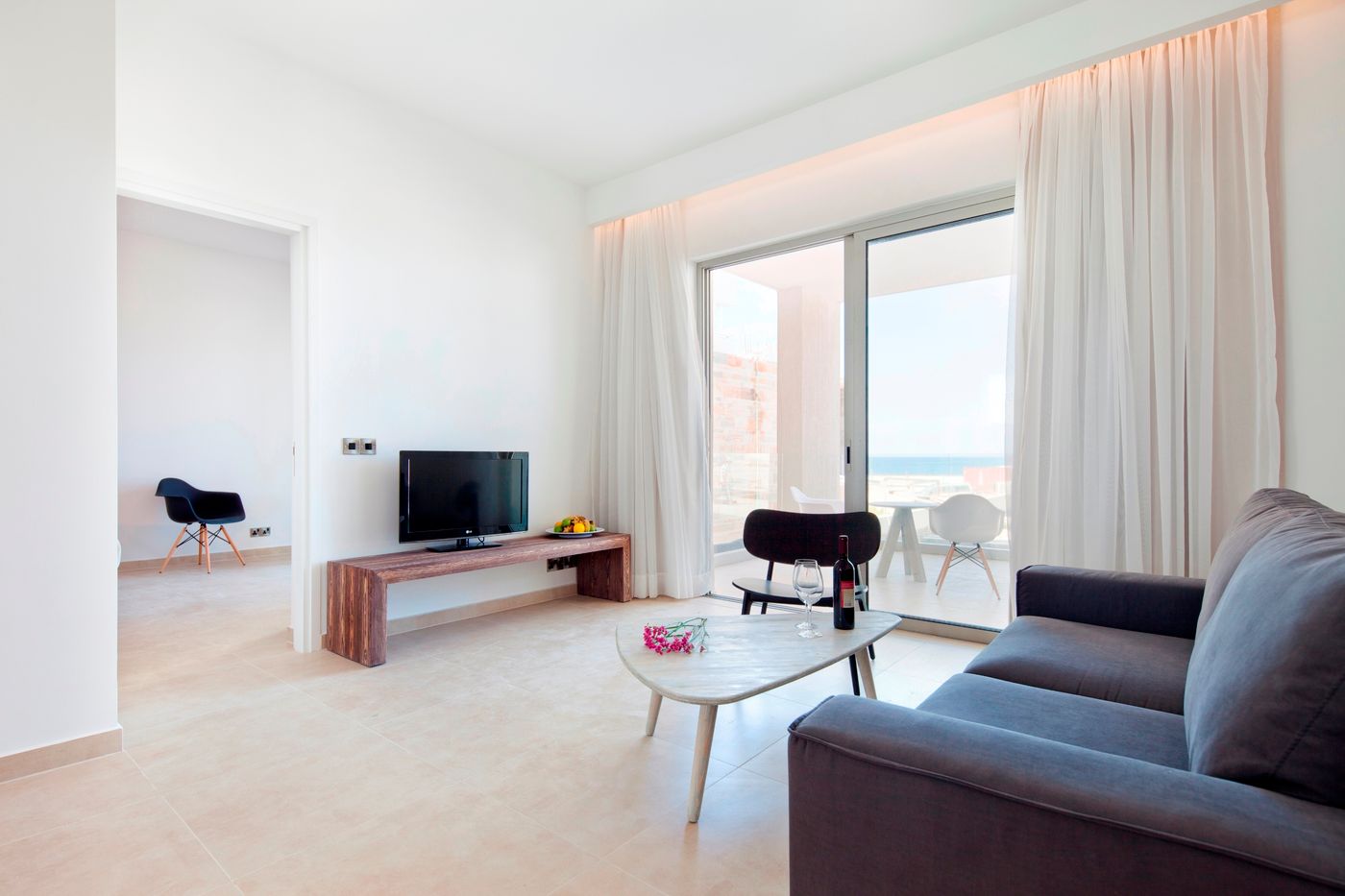 Amphora Hotel & Suites