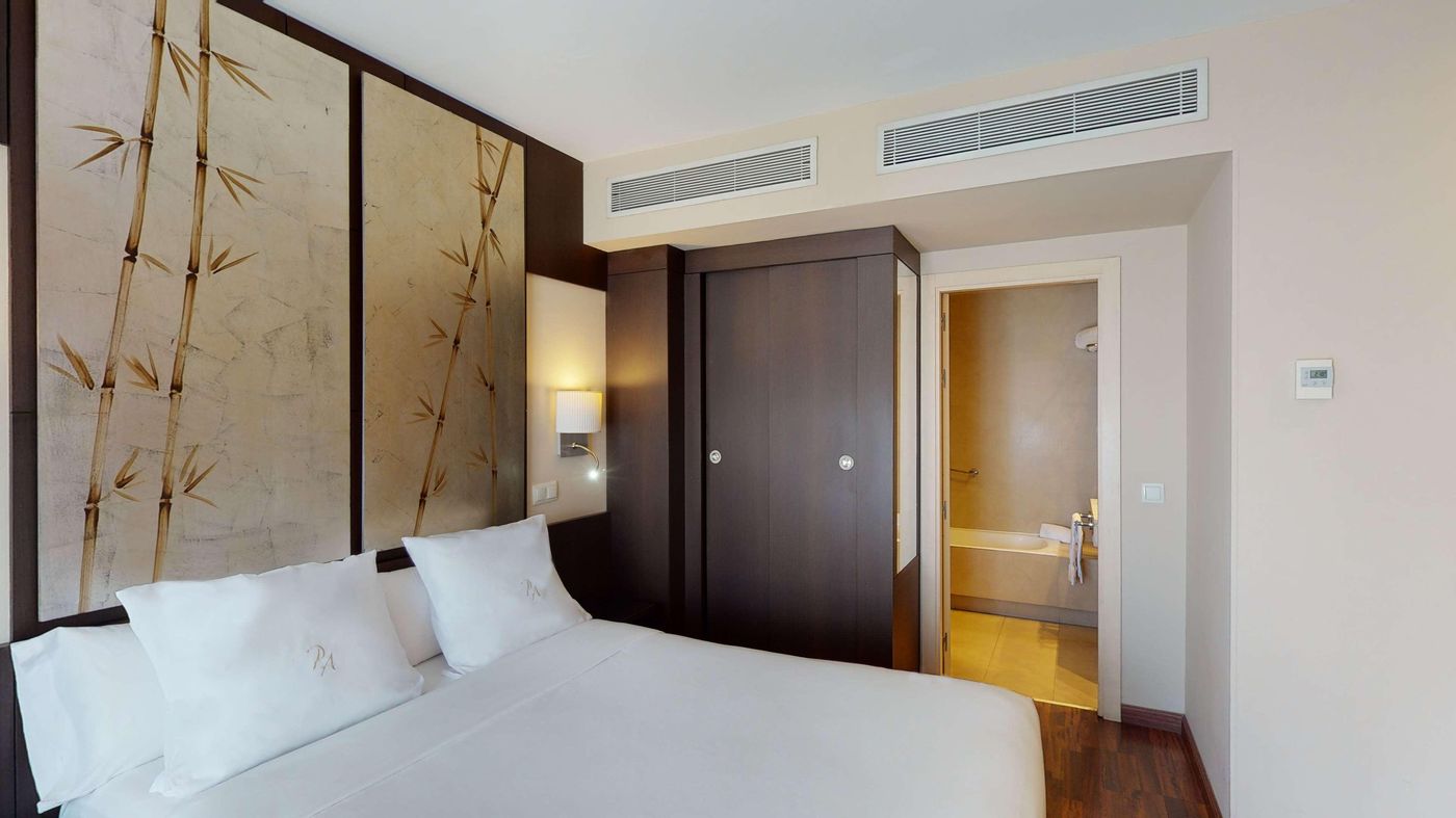 Paseo-del-Arte-Room-10