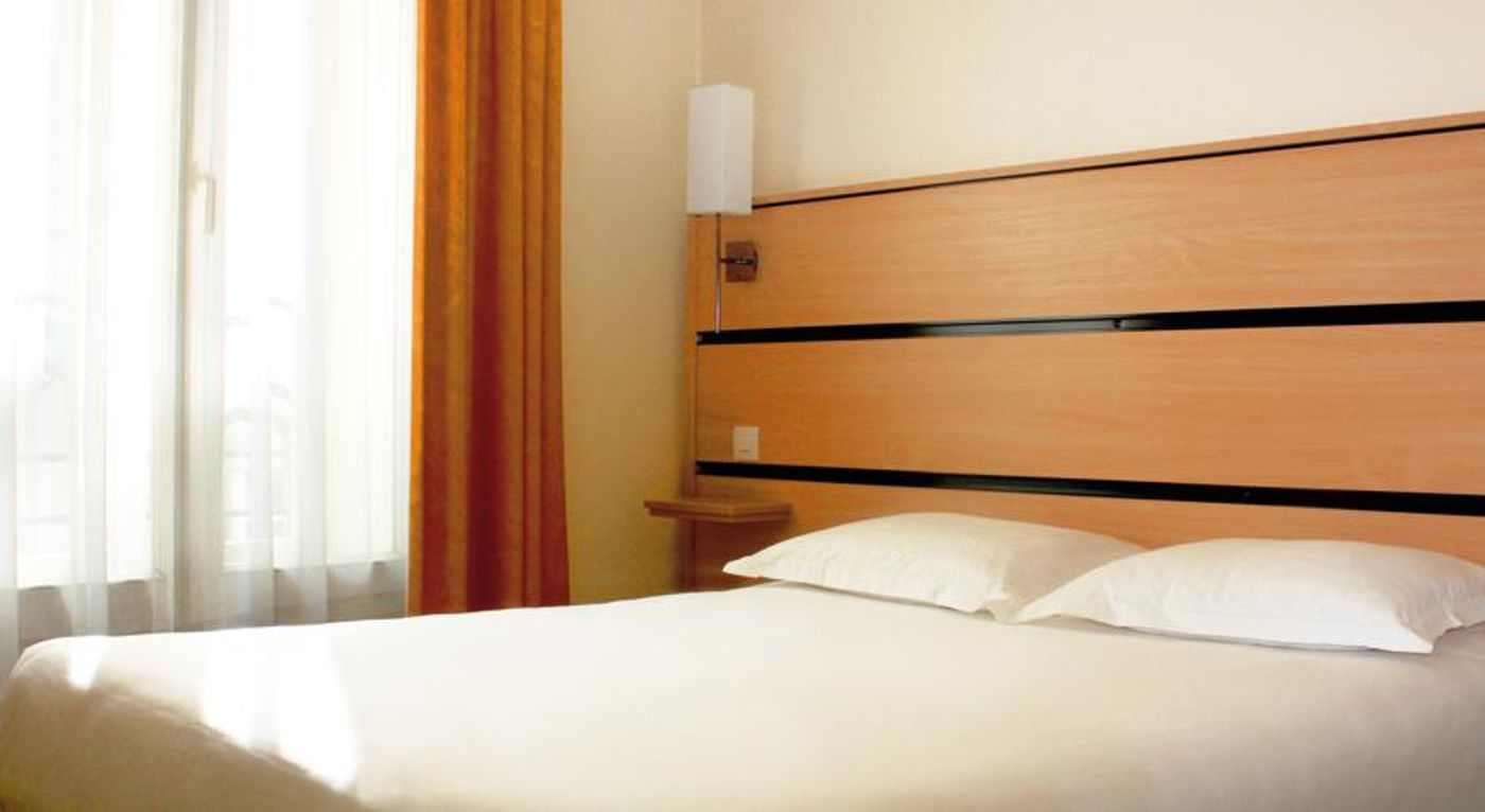 New-Hotel-Saint-Lazare-Room-6