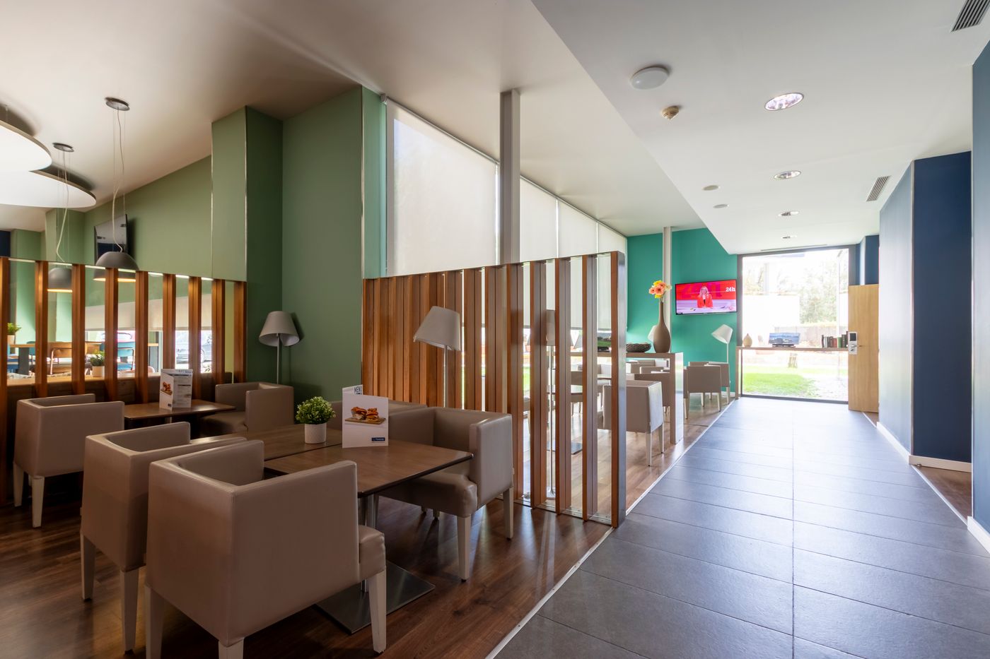 Travelodge-Malaga-Aeropuerto-Restaurant-60