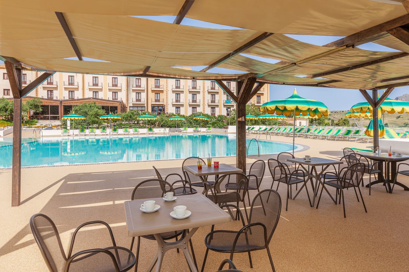 Villa-Zina-Park-Hotel-Bar-9