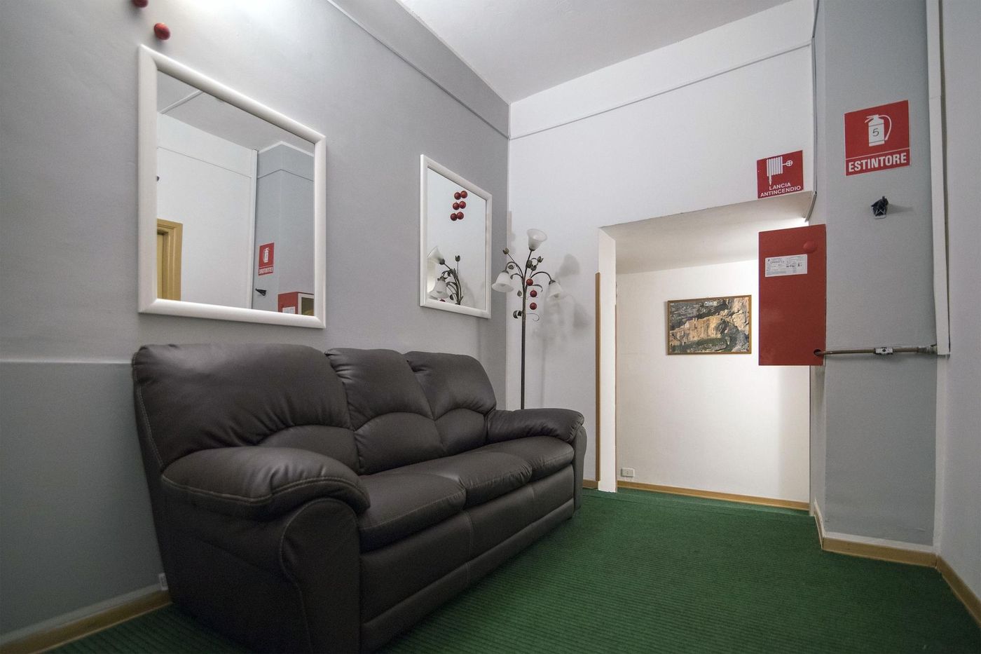 Hotel-Pinguino-Lobby-12