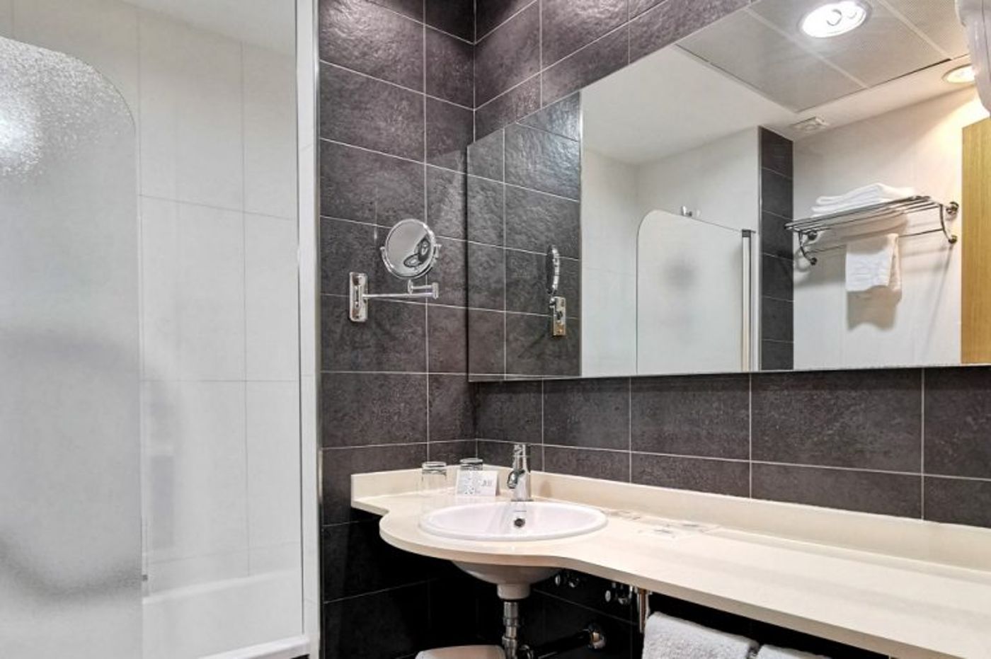 17/04/24 - Acuazul Hotel