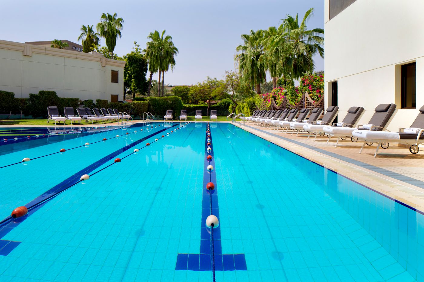 Le-Meridien-Dubai-Hotel---Conference-Centre-Pool-2