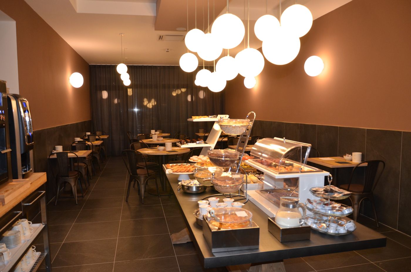 Ariston-Restaurant-48