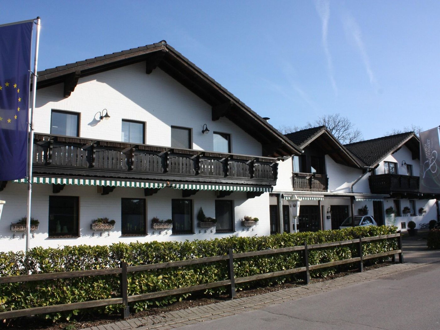 Landhotel Linden - Germany - NIEDERKRÜCHTEN  - General view - 10