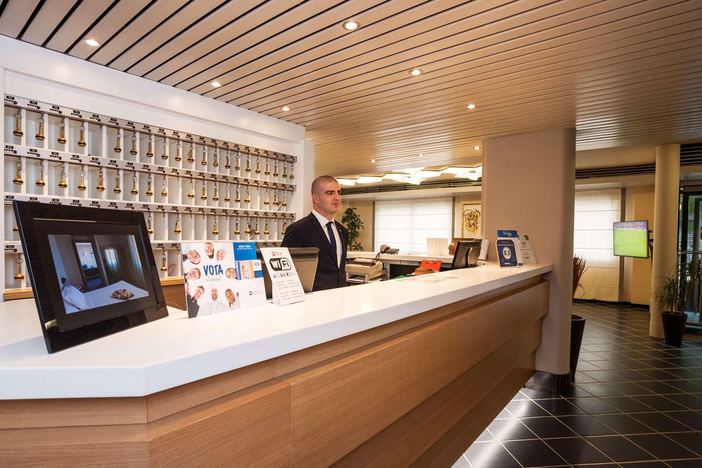 BEST-WESTERN-Hotel-Residence-Italia-Lobby-53