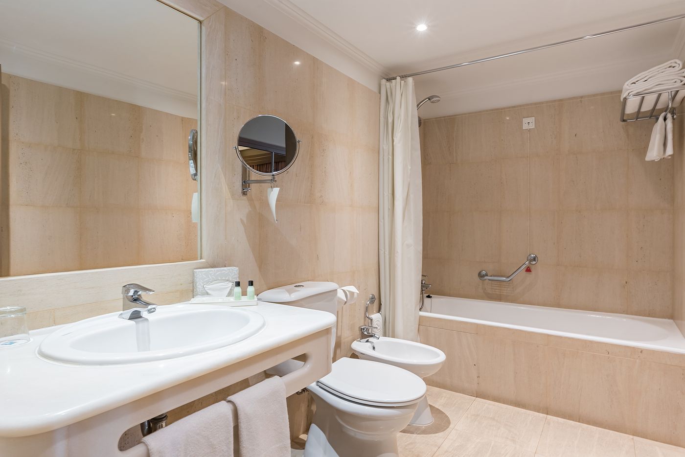 Enotel-Magnolia-Room-37