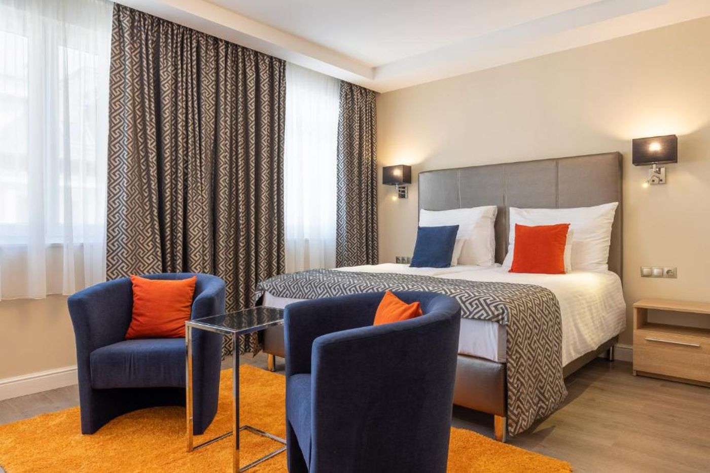 Silver-Crown-Hotel---Residence--Palace-Quarter-Room-33