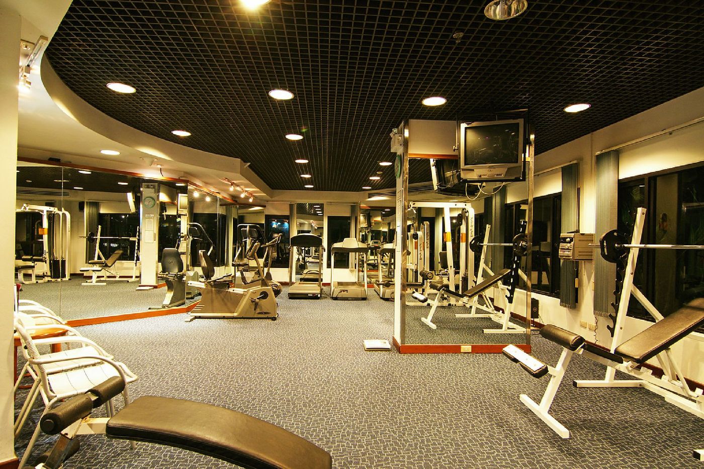 Grand-Diamond-Suites-Hotel-Sports-and-Entertainment-28