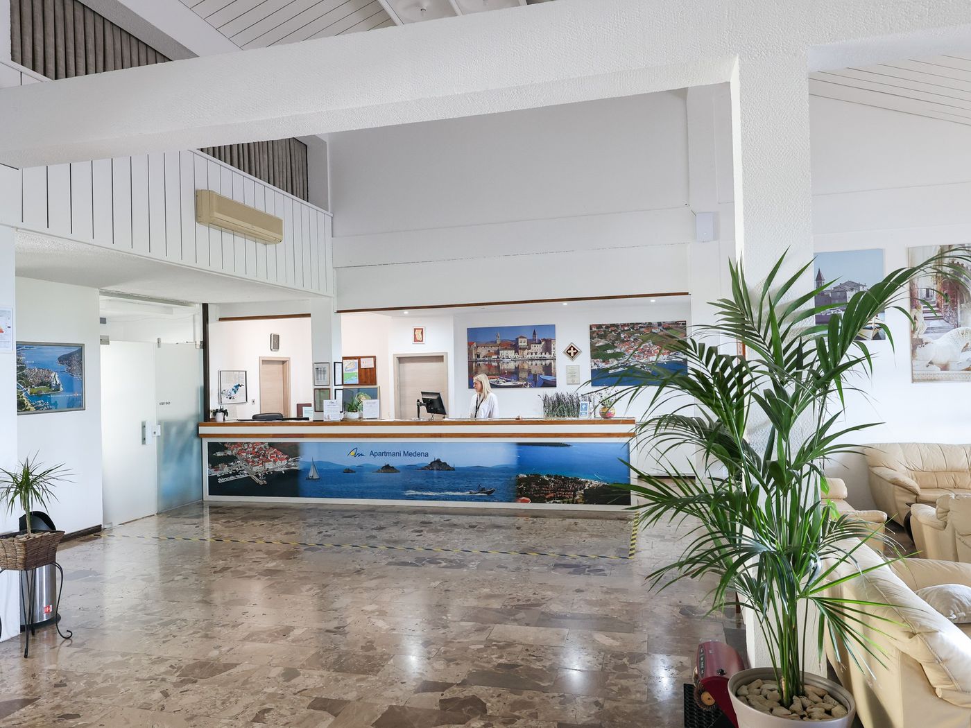 Apartmani-Medena-Lobby-40
