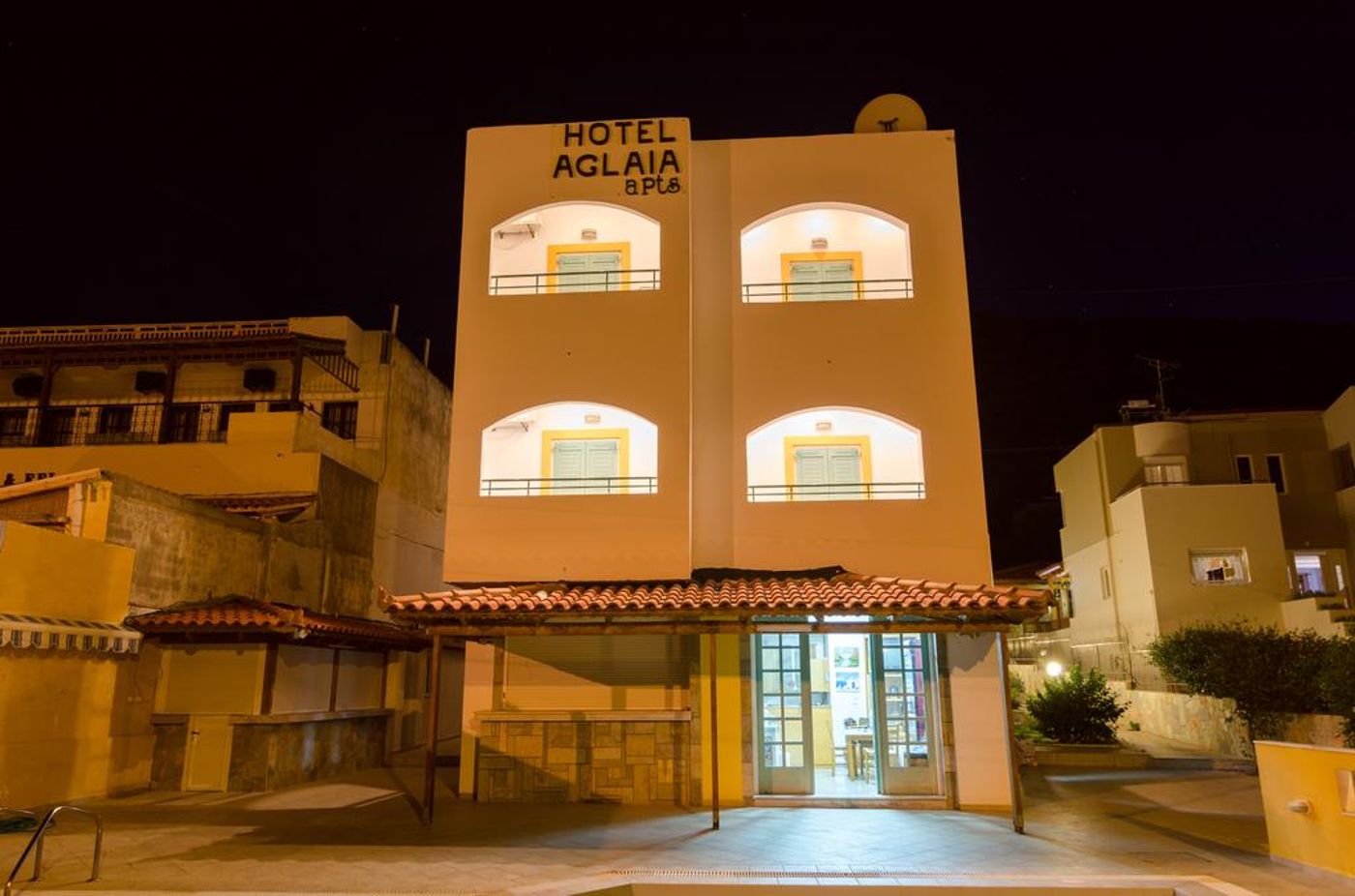 Aglaia Studios and Apartments