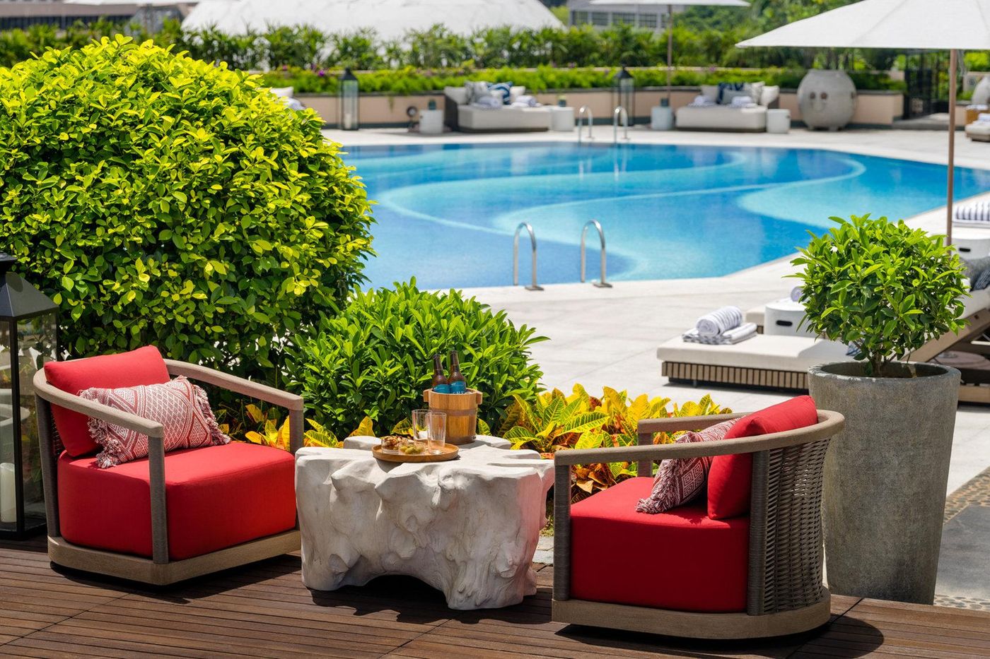 Regent-Hong-Kong-Pool-2