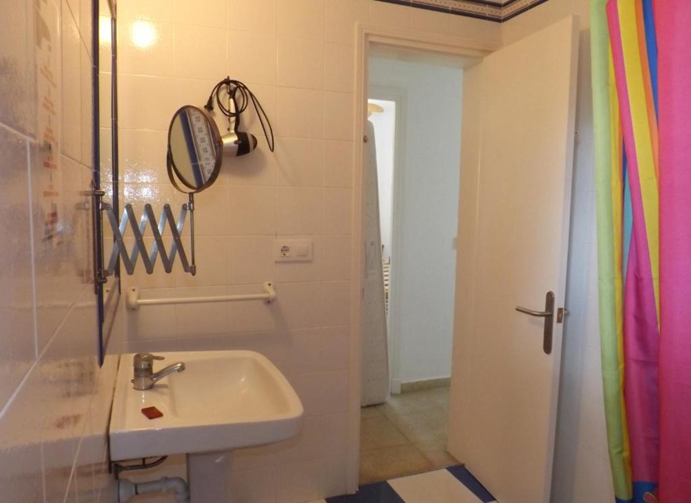 Nure-Cel-Blau-Room-54