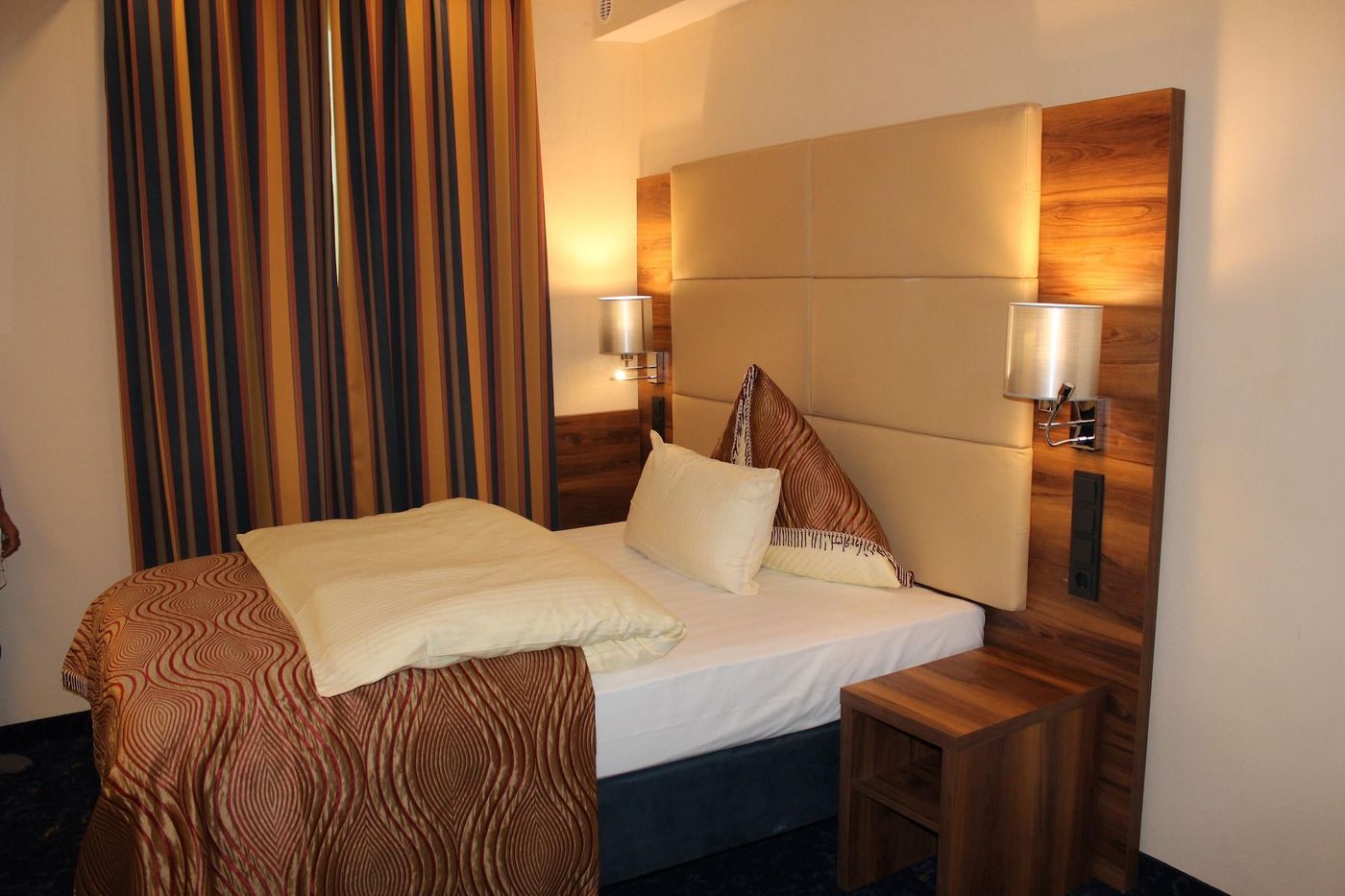 Grand Hotel Empire Frankfurt - Germany - FRANKFURT - Room - 4