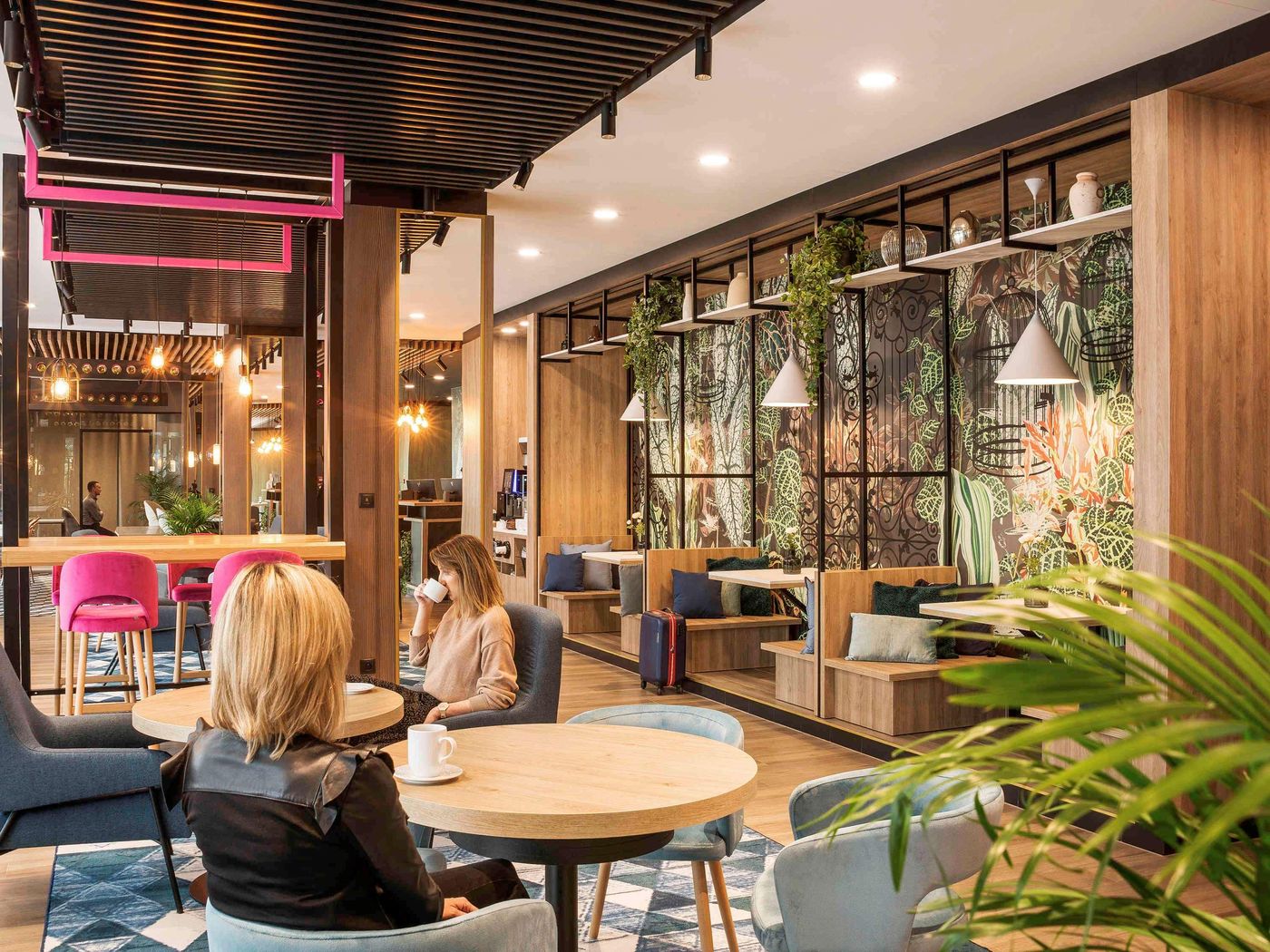 Ibis-Styles-Krakow-East-Restaurant-17