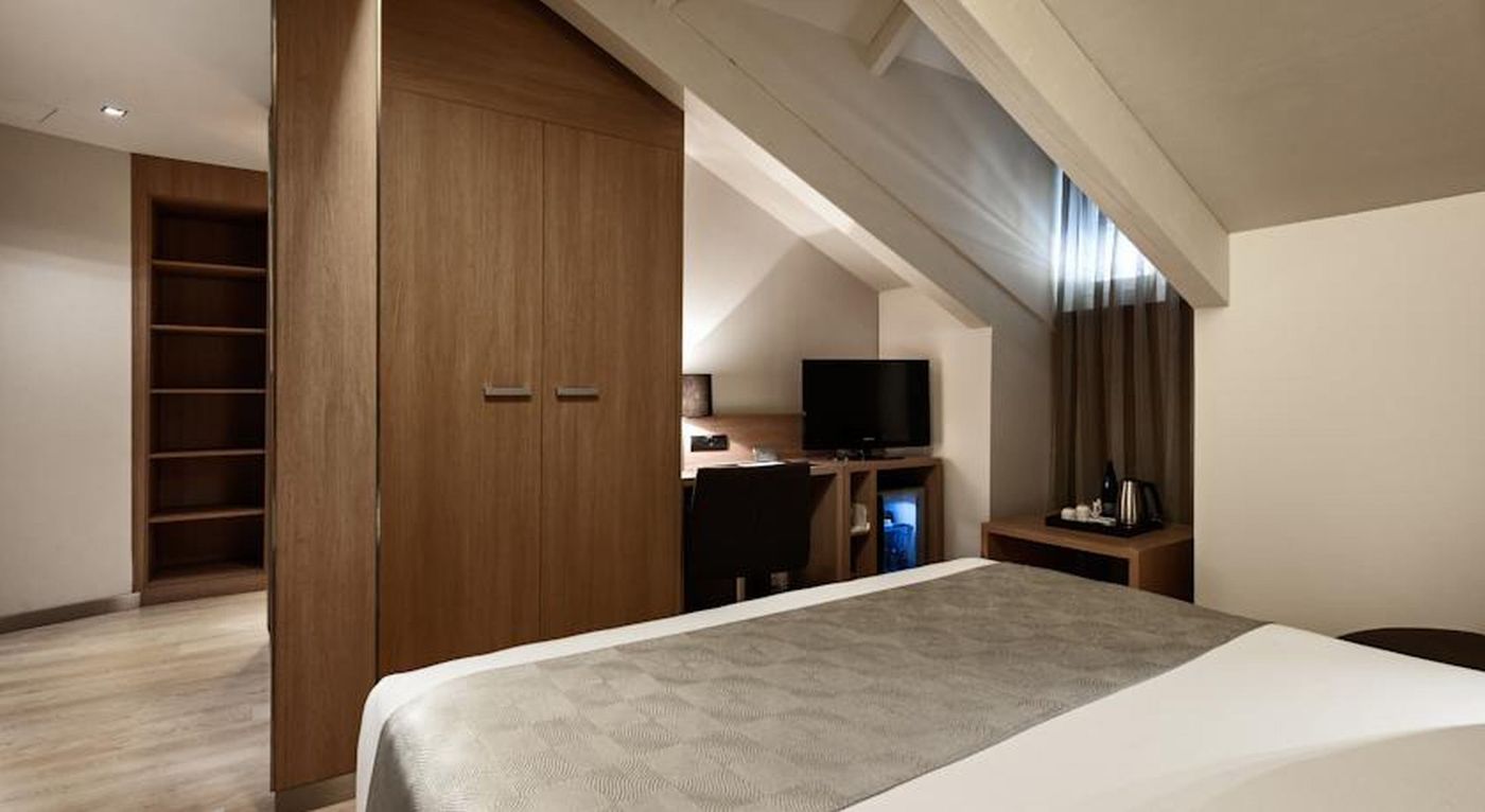 Catalonia-Plaza-Mayor-Room-42