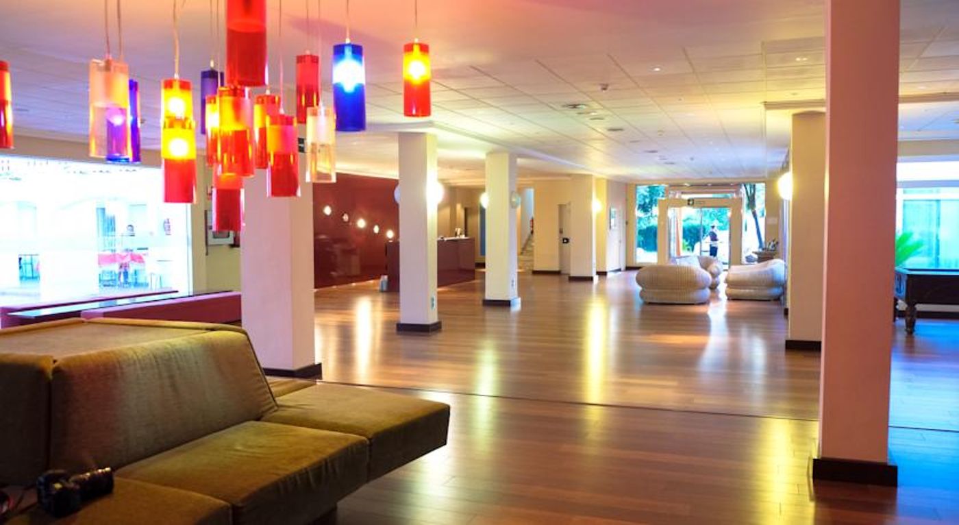 Wonderwall Music- Adults Only