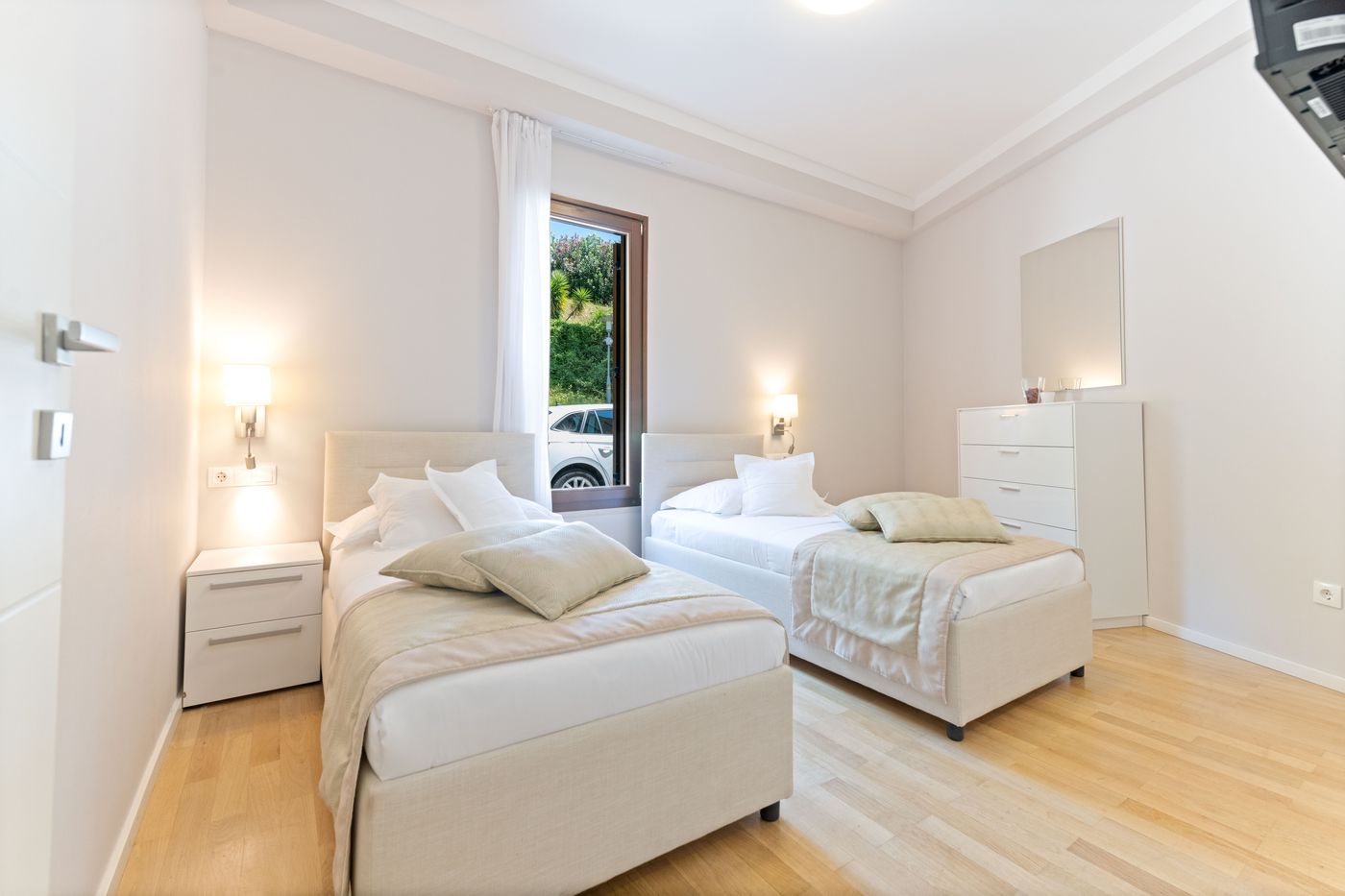 The-Residence-Room-33