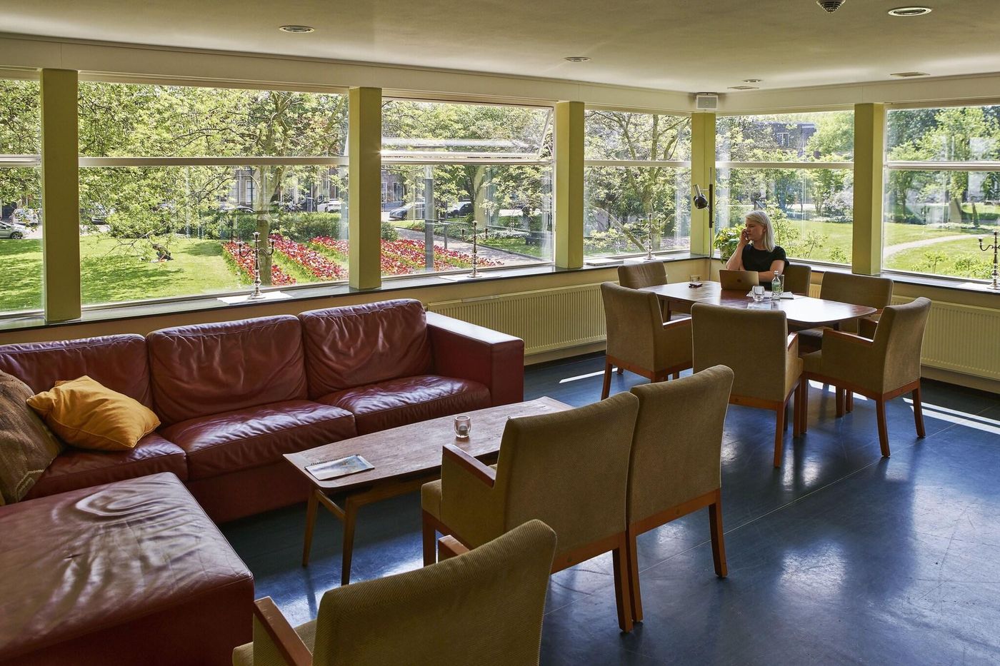 Pension-Homeland-Lobby-13