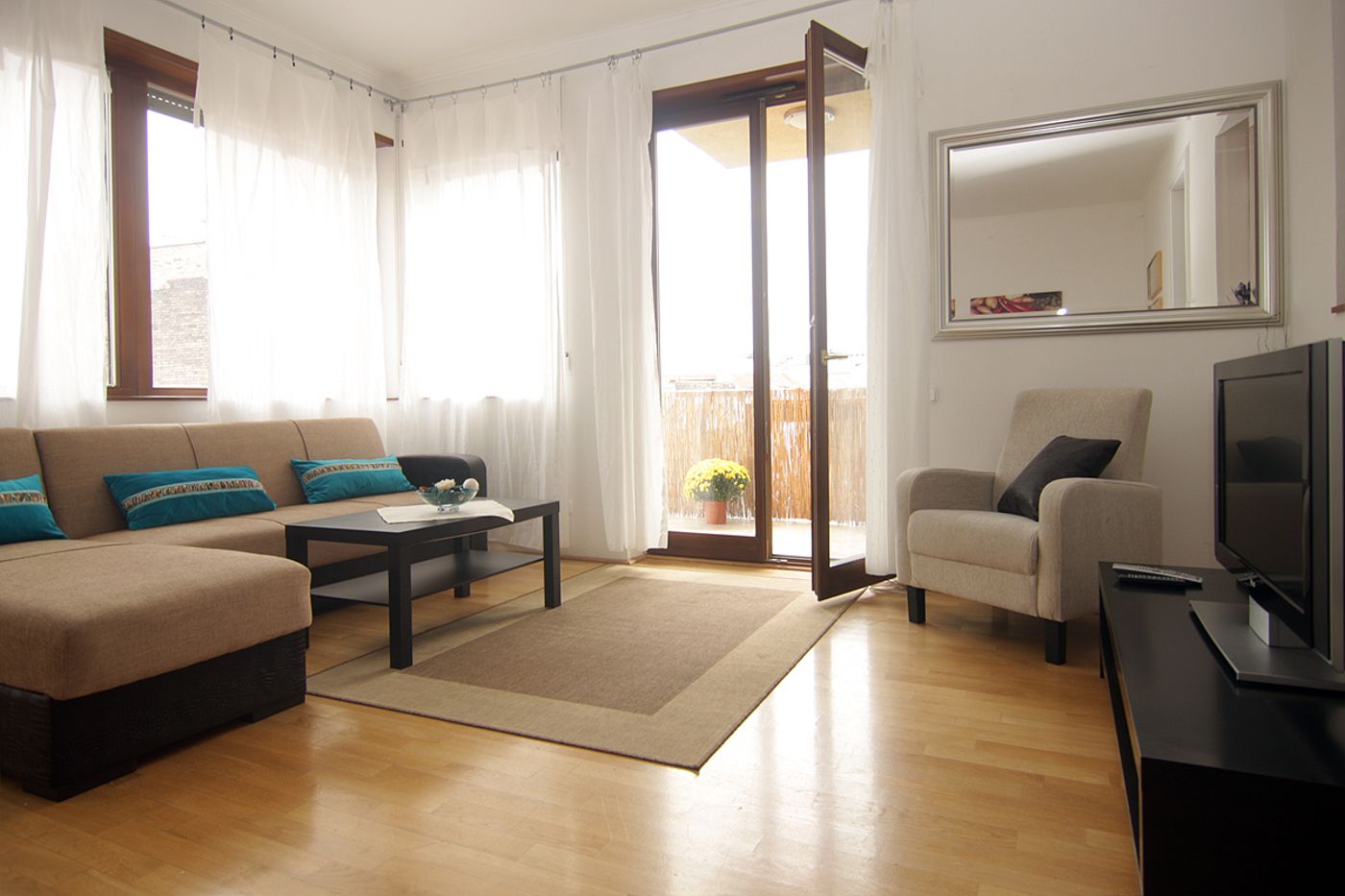 Gozsdu-Court-Room-15