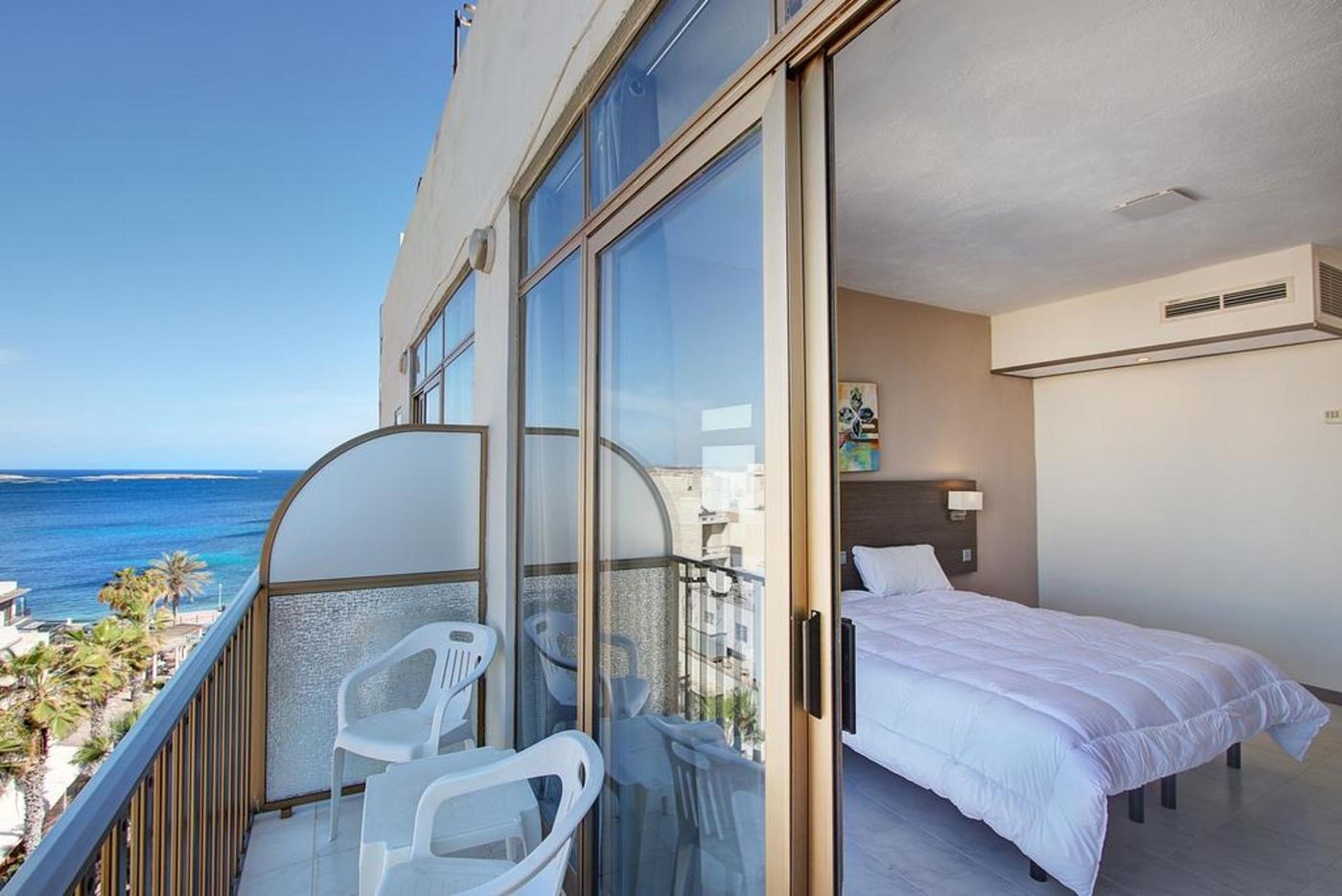 Primera-Hotel-Room-15