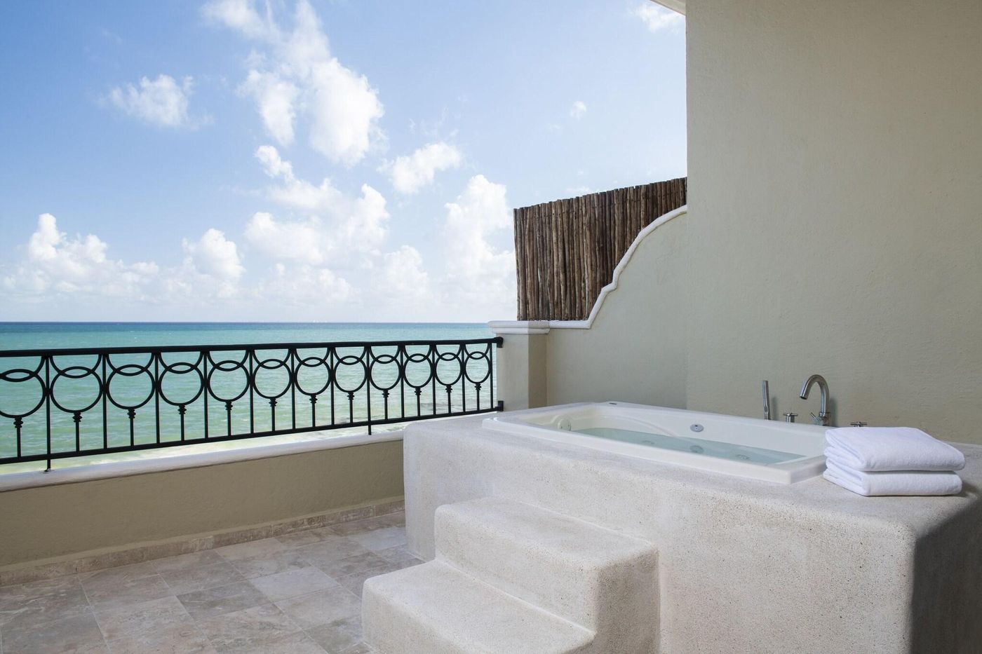 Secrets-Capri-Riviera-Cancun-All-Inclusive-Room-62