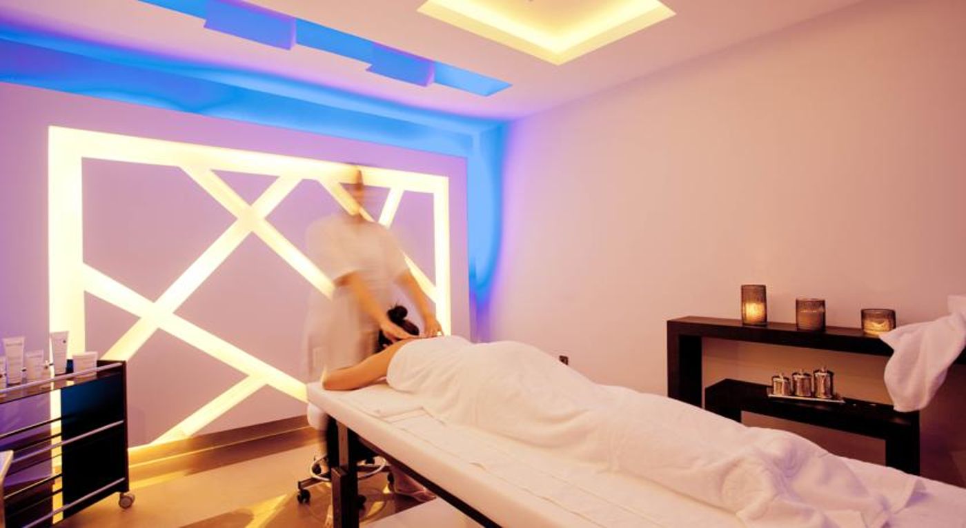 Savoy-Le-Grand-Hotel-General-view-52