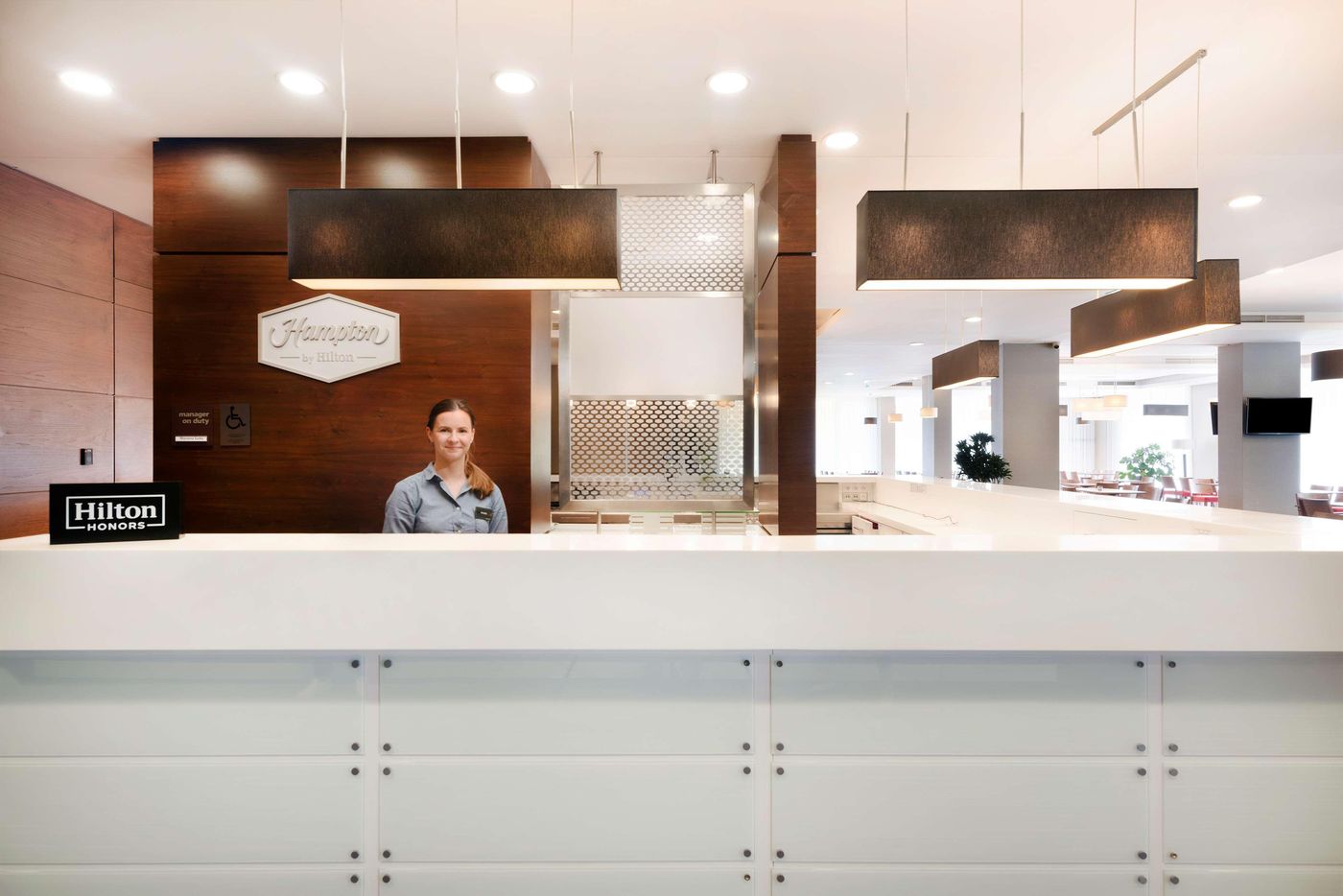 Hampton-By-Hilton-Krakow-Lobby-12