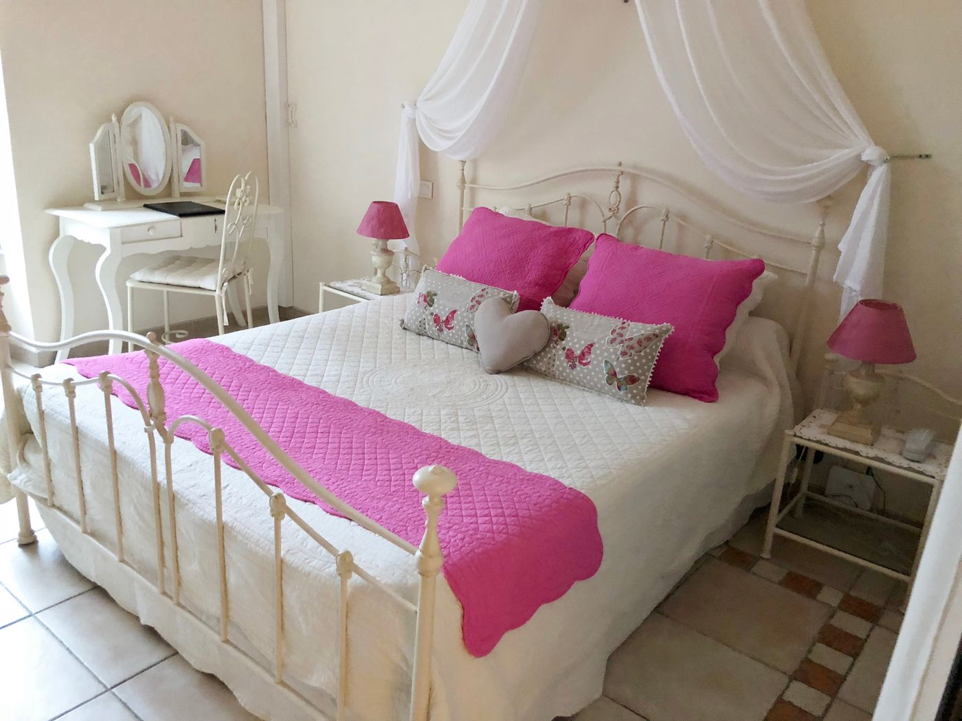 Hotel-L-Orangeraie-Room-35