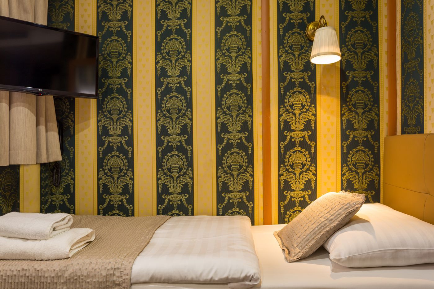 Grand-Jules-Boat-Hotel-Budapest-Room-20