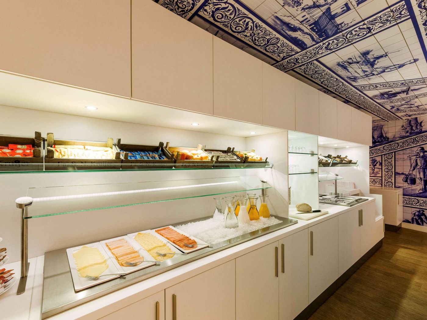 ibis-Styles-Amsterdam-Central-Station-Restaurant-49