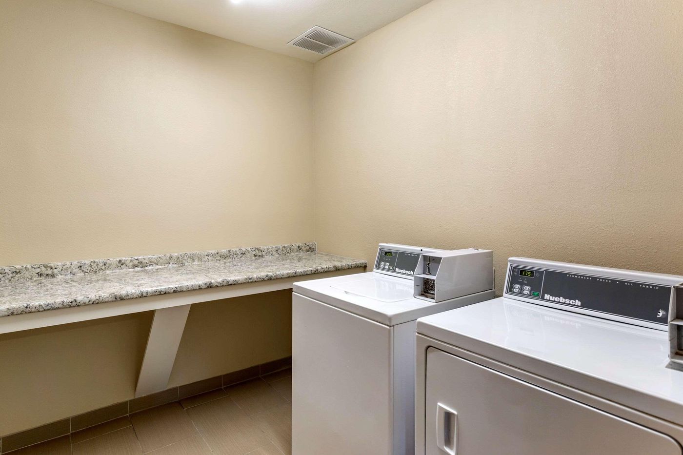 Comfort Suites At Rivergate Mall-United States-GOODLETTSVILLE-General view-5