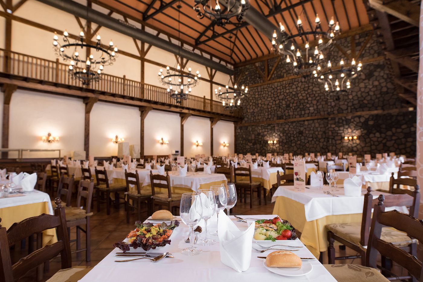 GF-Isabel-Restaurant-60