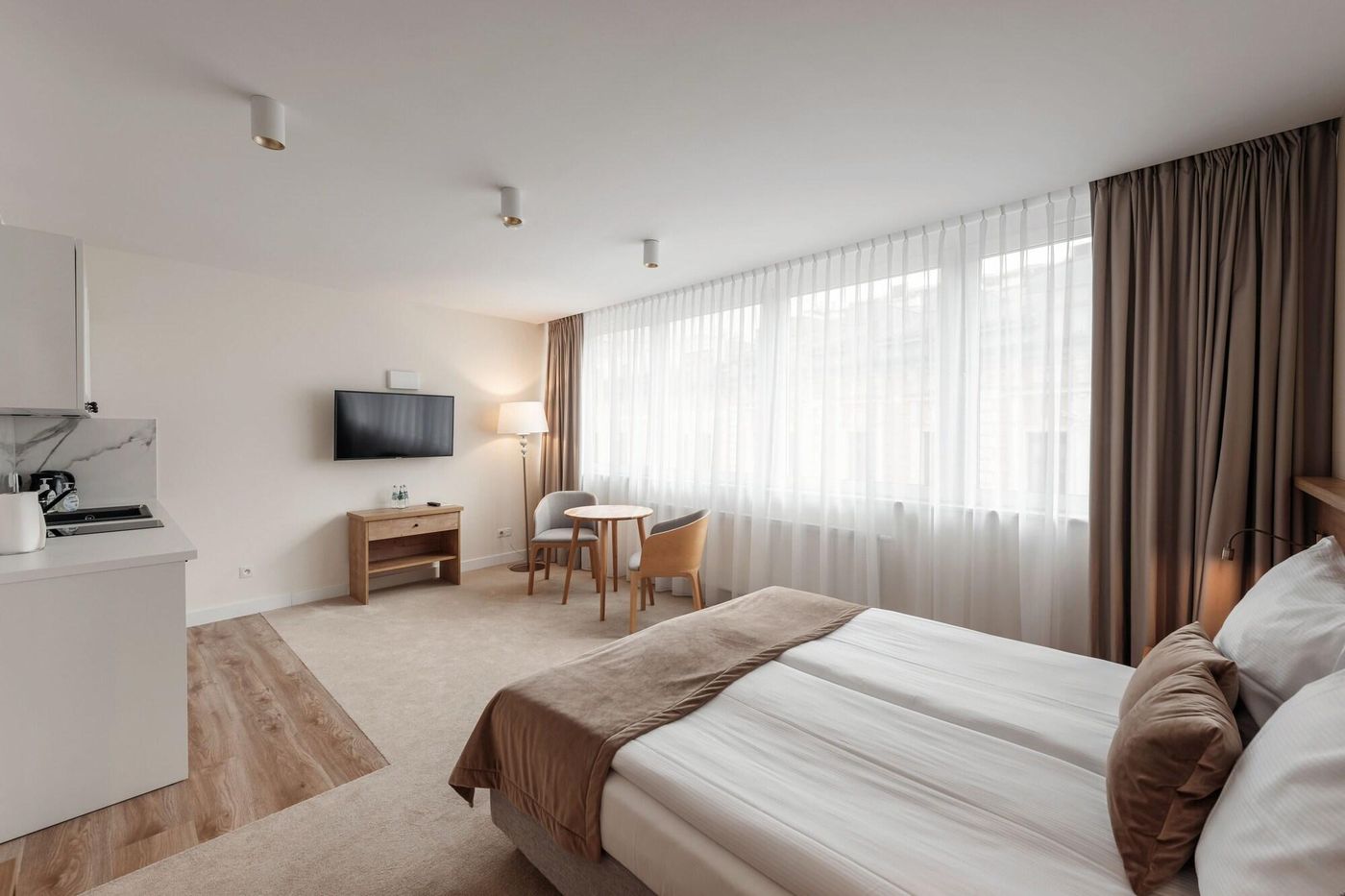 W-Sercu-Krakowa-Aparthotel-Room-15