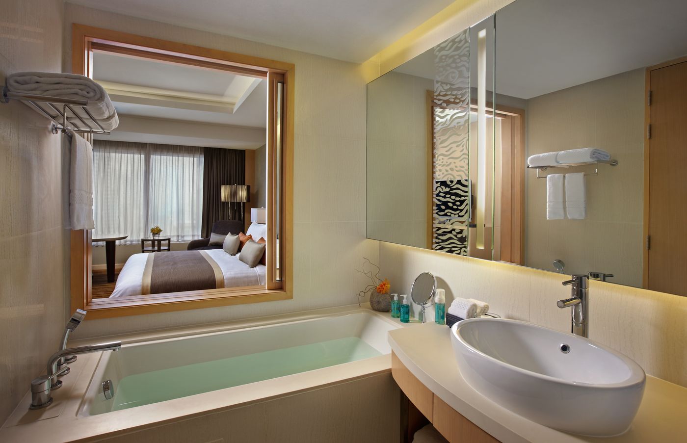 Amari-Watergate-Room-47