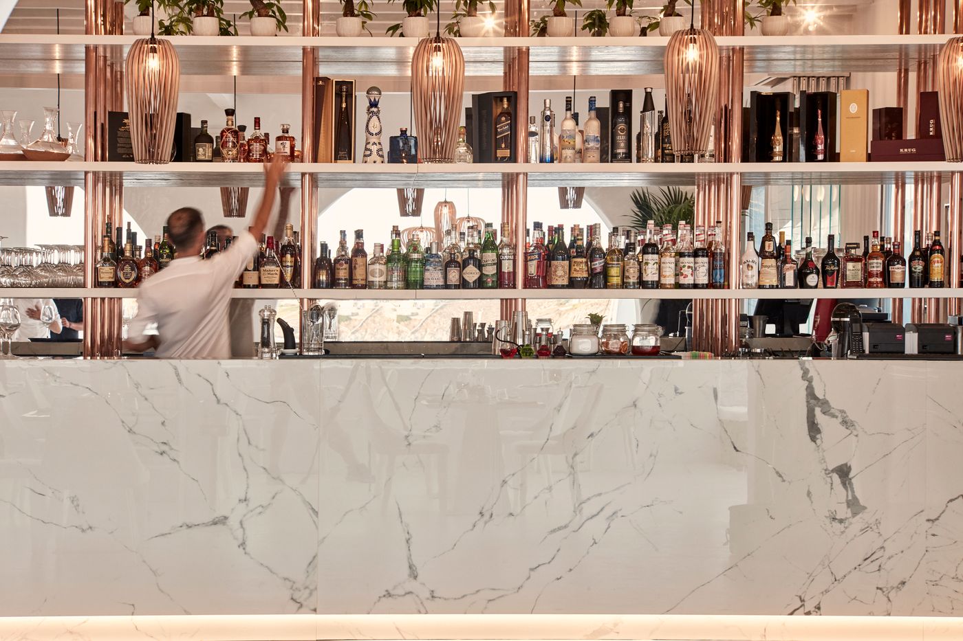 Katikies-Mykonos---The-Leading-Hotels-Of-The-World-Bar-40