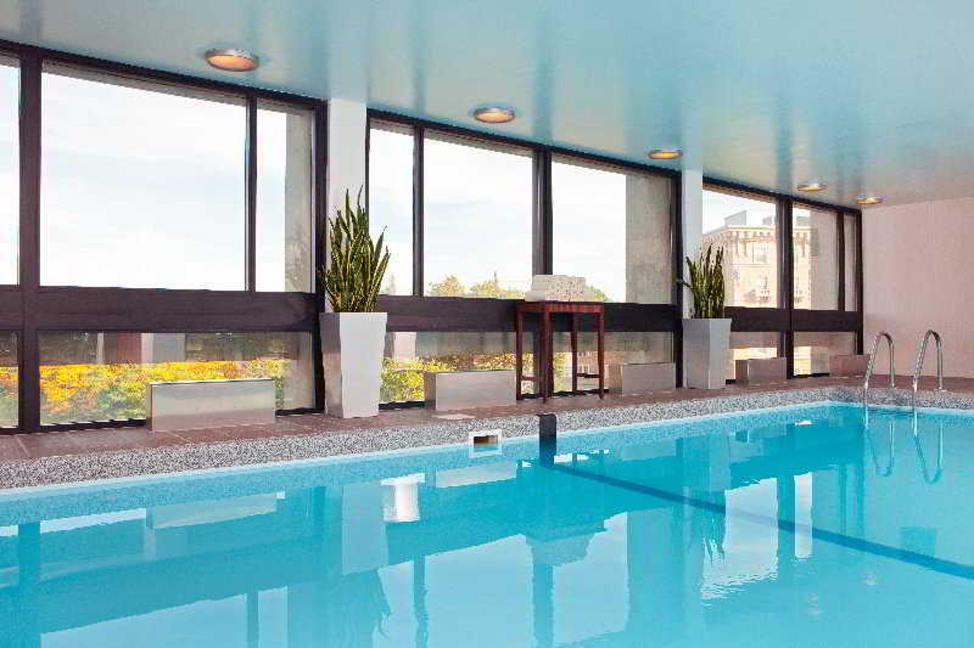 Crowne-Plaza-Boston-Newton-Hotel-Pool-53