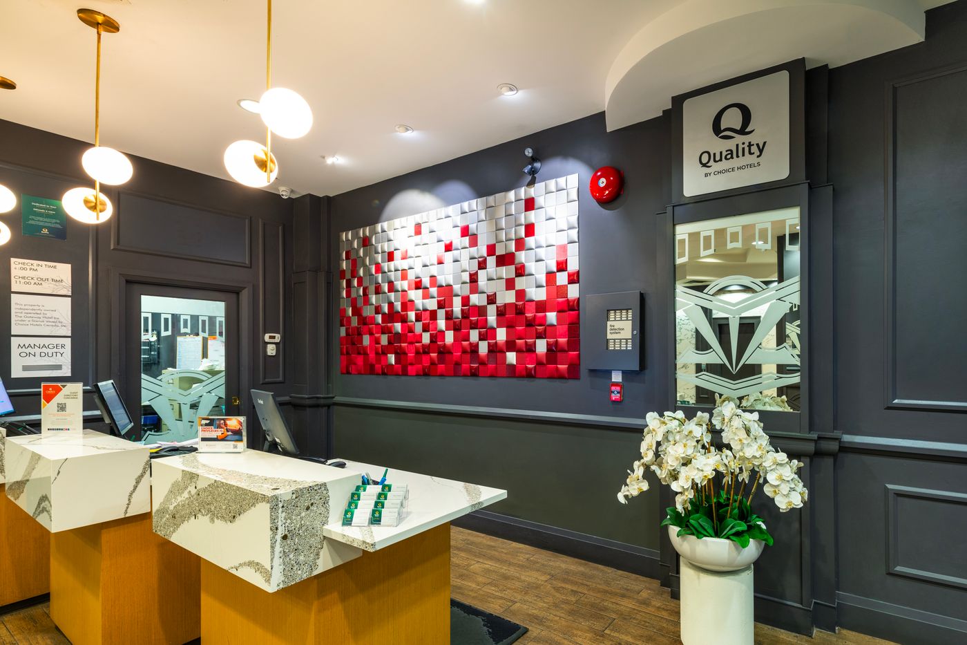 Quality Inn & Suites Downtown Vancouver-Canada-VANCOUVER-Lobby-9